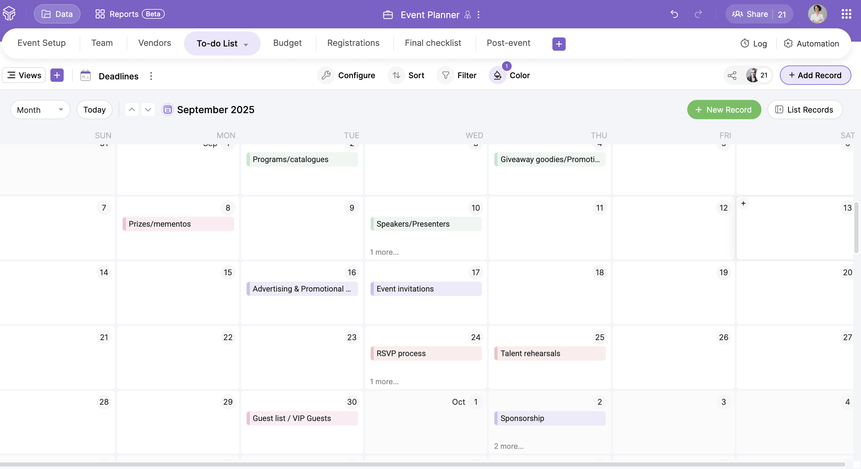 Calendar view in Zoho Tables Calendar view in Zoho Tables