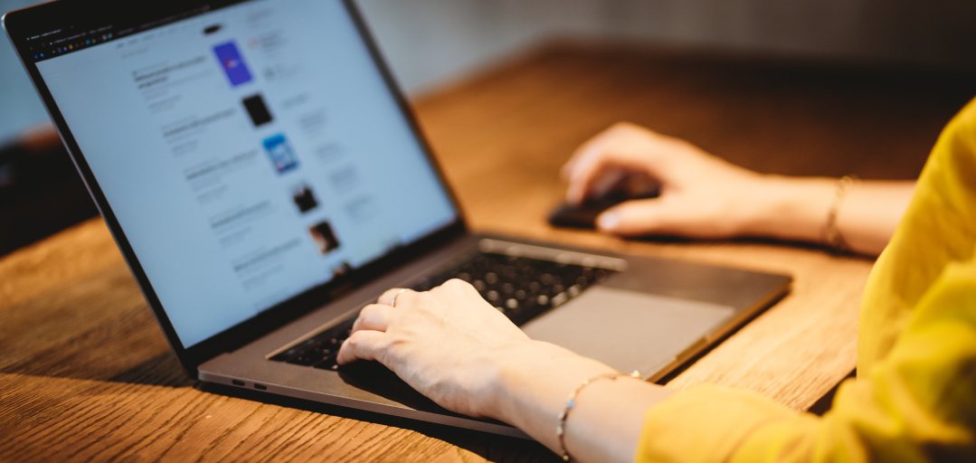 A woman working on her laptop